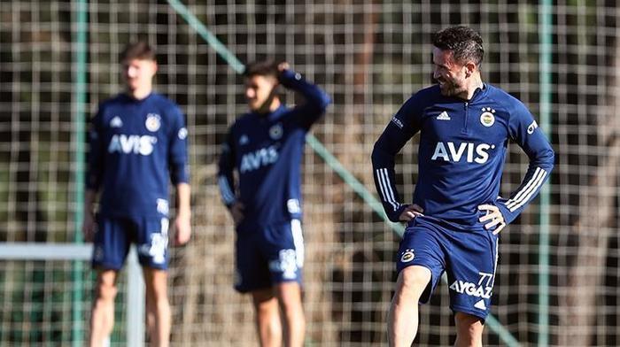 Fenerbahçede Beşiktaş derbisi öncesi son dakika