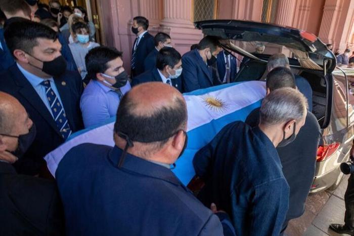 Carmen Di Pietronun Maradona paylaşımı olay oldu