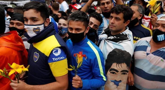 Maradonaya duygusal veda... Milyonlarca Arjantinli, efsanesine veda ediyor