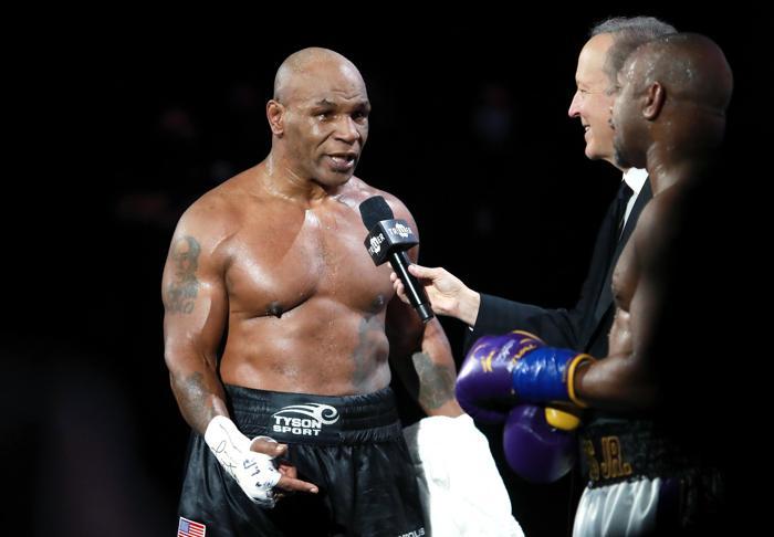 Mike Tyson ringlere geri döndü