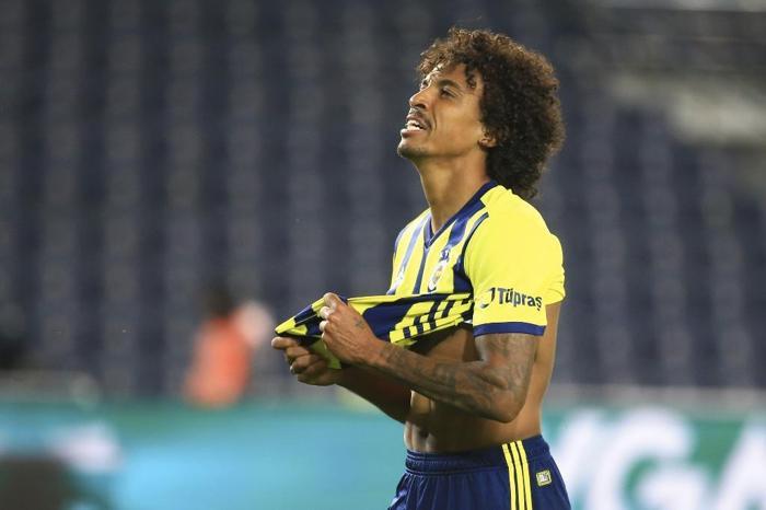 LUIZ GUSTAVO