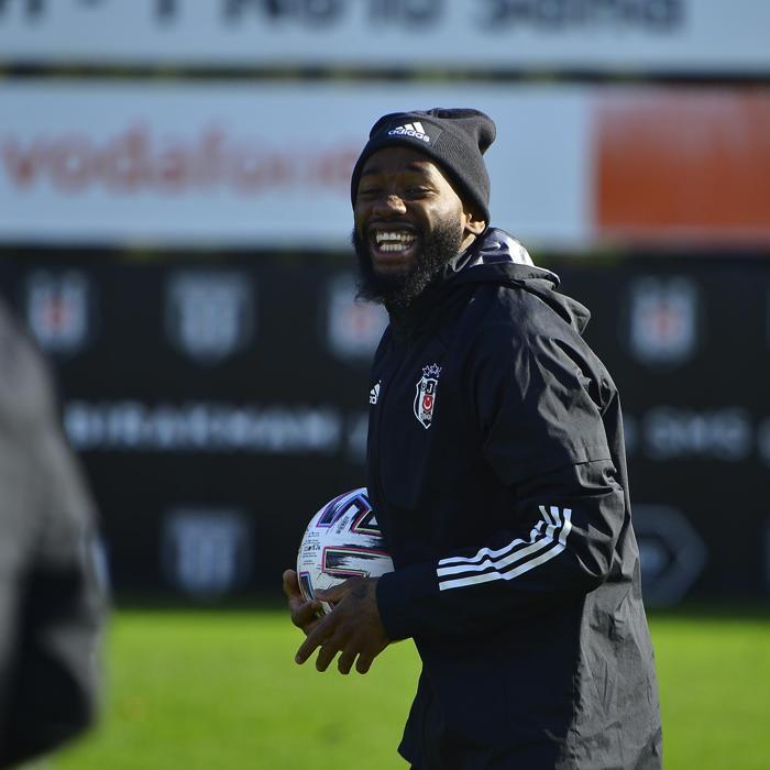 SON DAKİKA Beşiktaşta Fenerbahçe maçı öncesinde Hasic ve Welinton müjdesi