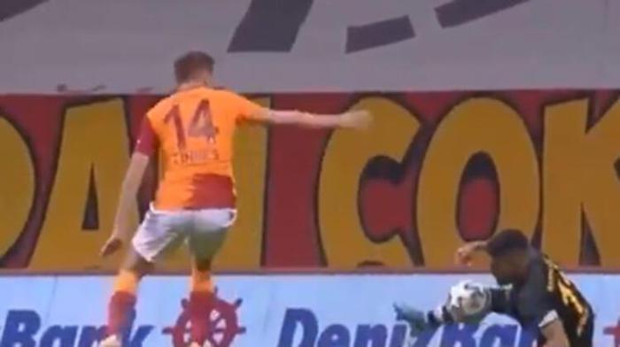 SON DAKİKA Galatasaray maçında olay olmuştu Kayserispordan flaş Muğdat Çelik kararı