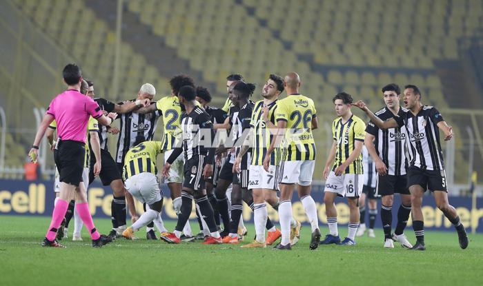 İşte Fenerbahçe - Beşiktaş derbisinde ekrana yansımayanlar