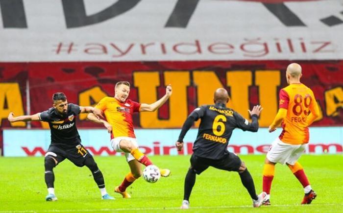 SON DAKİKA Galatasaray maçında olay olmuştu Kayserispordan flaş Muğdat Çelik kararı