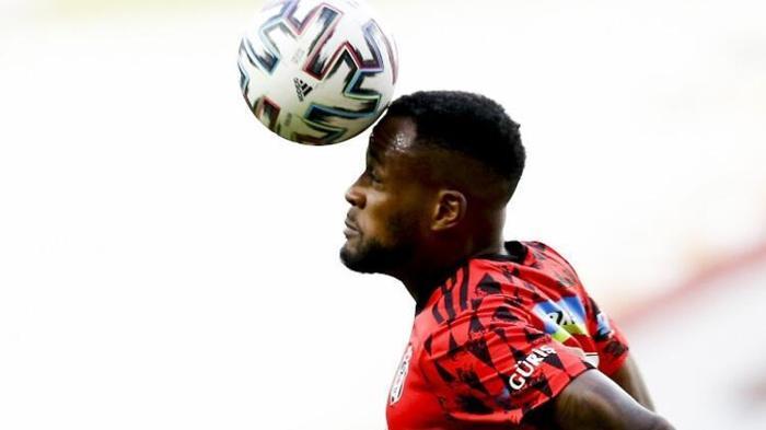 SON DAKİKA PSV Beşiktaşın yıldızını istiyor 8 milyon euroluk teklif