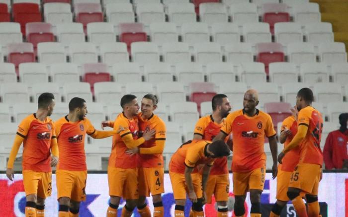 Galatasarayda flaş transfer hamlesi Max Meyer bombası