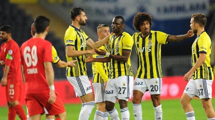 Fenerbahçede transferde hareketli saatler Mesut Özil bombası