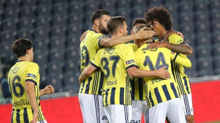 Fenerbahçede transferde hareketli saatler Mesut Özil bombası