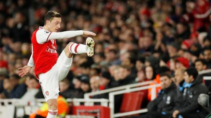 Fenerbahçede transferde hareketli saatler Mesut Özil bombası