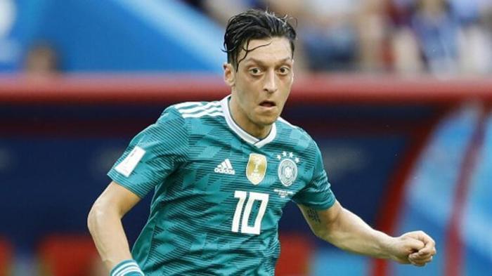 Fenerbahçede transferde hareketli saatler Mesut Özil bombası