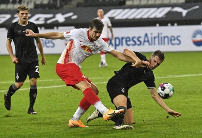 SKANDALA İMZA ATTI