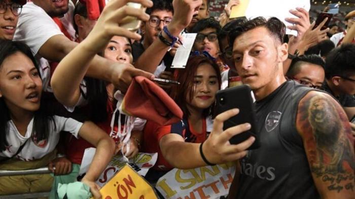 Fenerbahçede transferde hareketli saatler Mesut Özil bombası