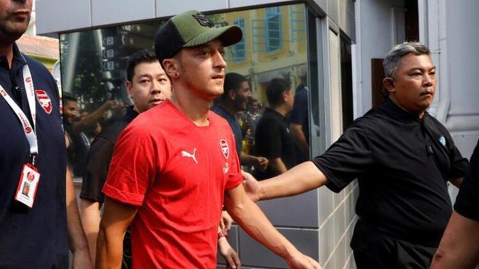 Fenerbahçede transferde hareketli saatler Mesut Özil bombası