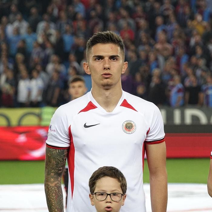 Fenerbahçeden son dakika tranfser atağı 6 futbolcu birden...