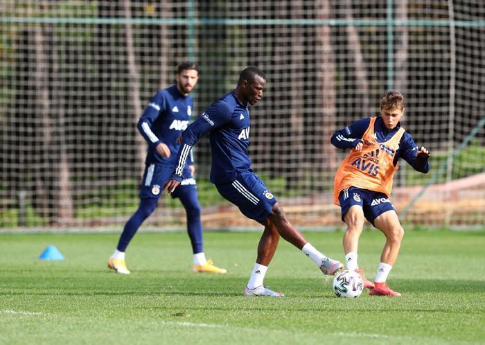 Fenerbahçeye bir kötü haber daha Serdar Aziz idmanda yer almadı