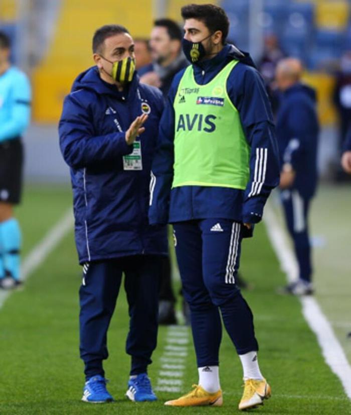Fenerbahçede son dakika Erol Buluttan derbi öncesi Caner Erkin kararı
