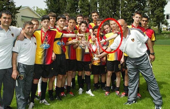 Gerçek bir başarı hikayesi Efecan Karaca 31 yaşında...
