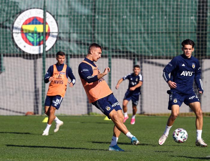 Fenerbahçeye müjdeli haber Jose Sosa takımla çalıştı