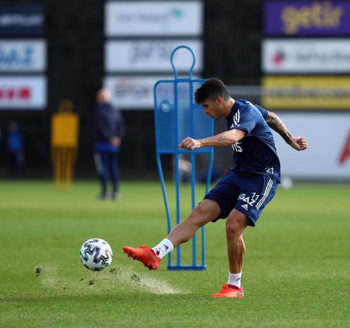Fenerbahçeye bir kötü haber daha Serdar Aziz idmanda yer almadı