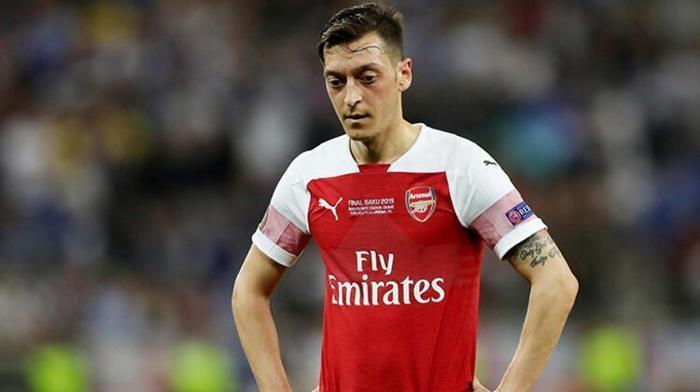 SON DAKİKA Mesut Özilde sürpriz transfer gelişmesi Fenerbahçe derken Galatasaray...