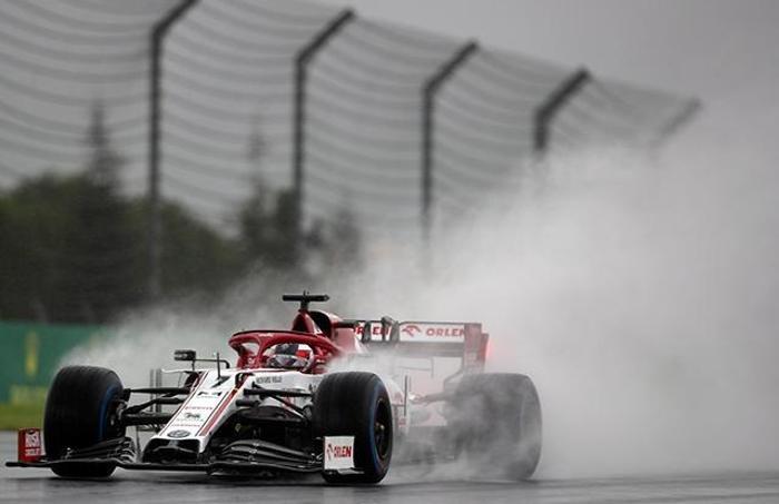 F1 pilotları İstanbuldaki zorlu yarış öncesi son antrenmanda