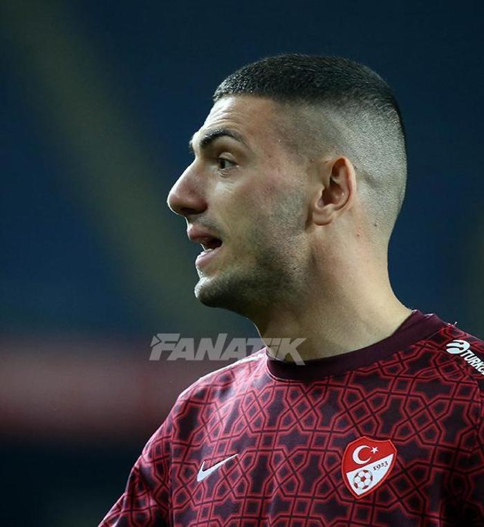 İzmir kahramanı AKUT Türkiye - Rusya maçında tribünde