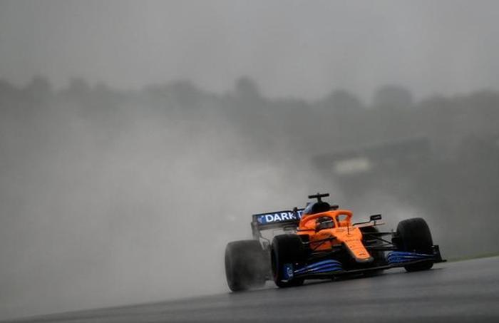 F1 pilotları İstanbuldaki zorlu yarış öncesi son antrenmanda