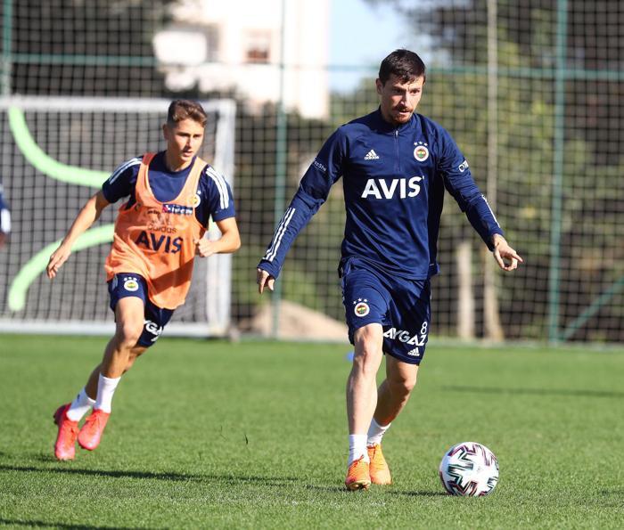 Fenerbahçeye müjdeli haber Jose Sosa takımla çalıştı