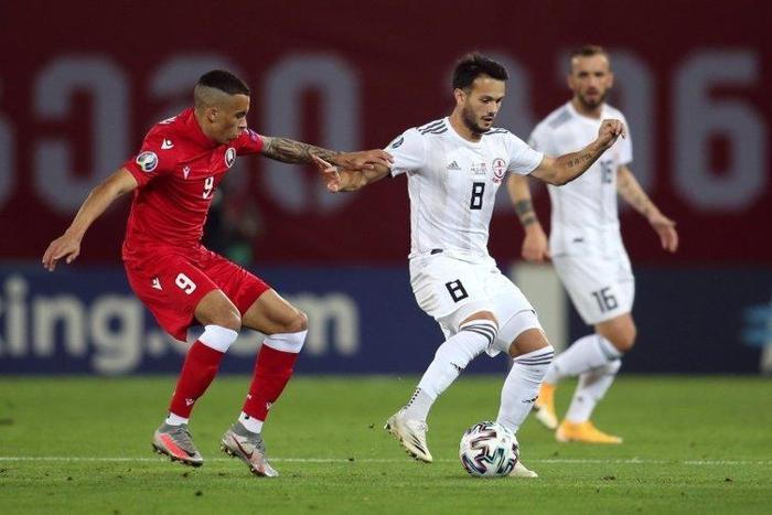 Son dakika Fenerbahçe transfer haberi Genç yıldız adayını Emre Belözoğlu bitirecek