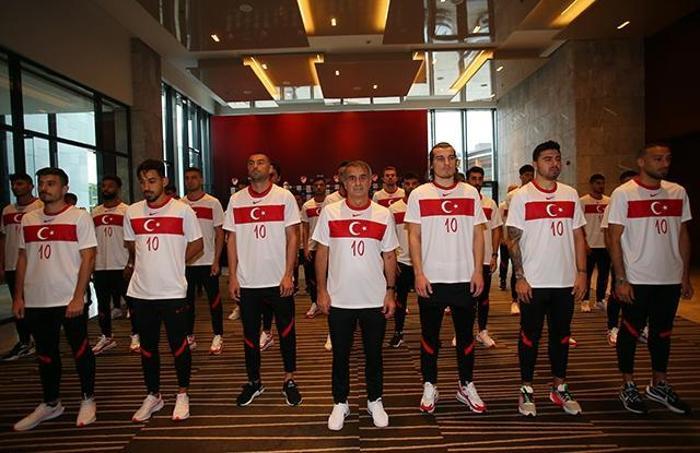 A Milli Takımımız Atatürkü andı