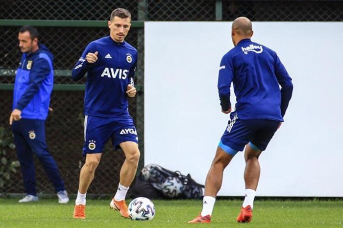 Son dakika Fenerbahçe haberi Erol Bulut yıldız ismi ilk 11e alıyor