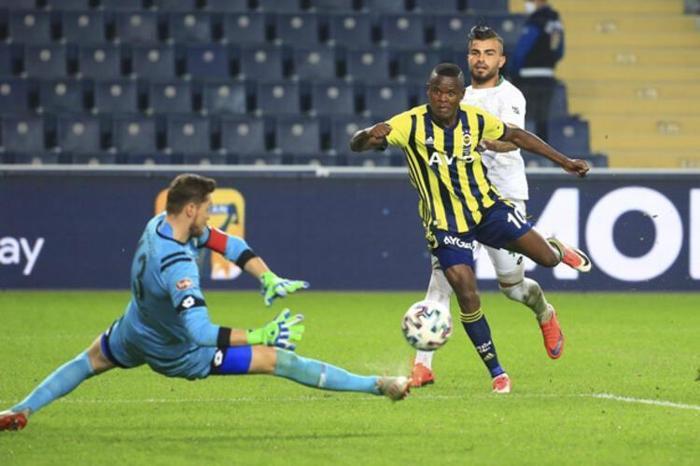 SON DAKİKA Fenerbahçe Dorukhan Toköz için Gökhan Gönül ve Caner Erkin taktiği uygulayacak