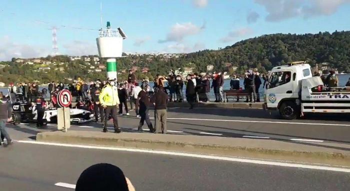 F1 takımı Alpha Taurinin aracı İstanbulda yolda kaldı