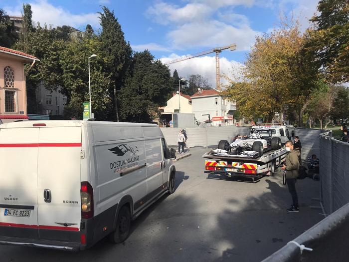 F1 takımı Alpha Taurinin aracı İstanbulda yolda kaldı