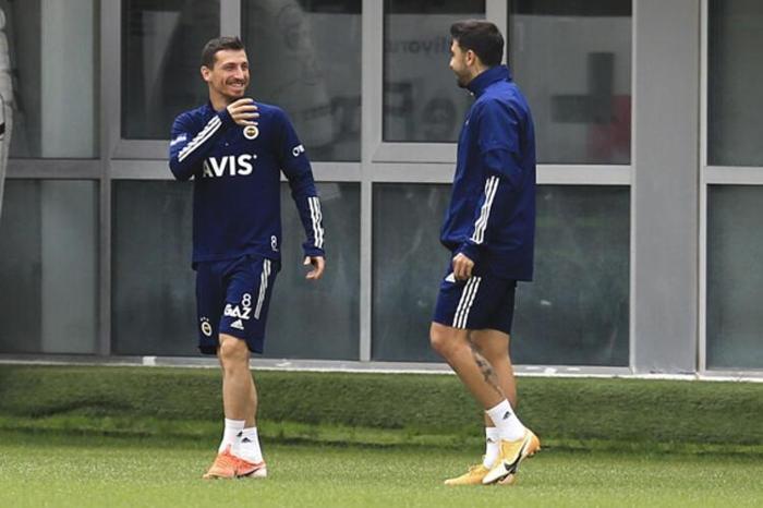 Son dakika Fenerbahçe haberi Erol Bulut yıldız ismi ilk 11e alıyor