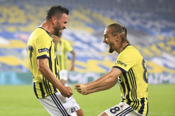 SON DAKİKA Fenerbahçe Dorukhan Toköz için Gökhan Gönül ve Caner Erkin taktiği uygulayacak