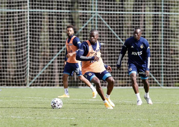 Fenerbahçede son dakika Tolga Ciğerci idmanda yer almadı