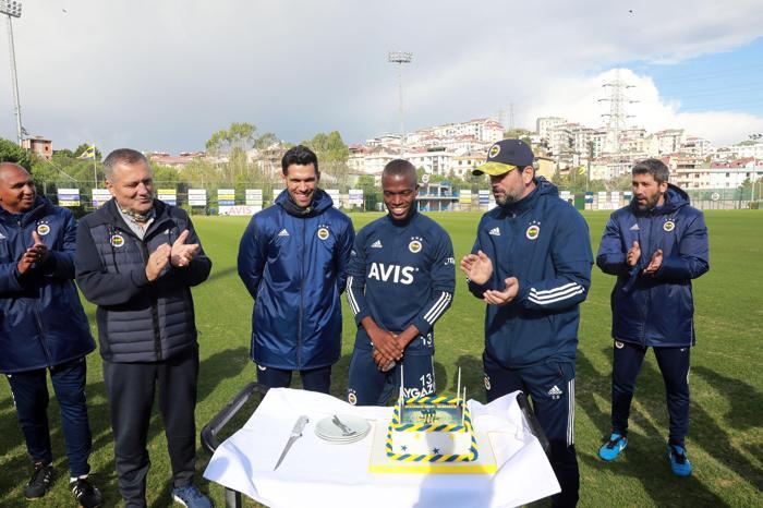 Fenerbahçede son dakika Tolga Ciğerci idmanda yer almadı