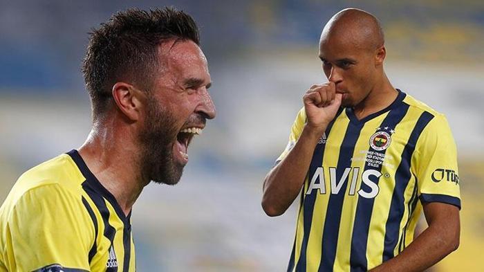 Fenerbahçe Ekim ayında devleri solladı