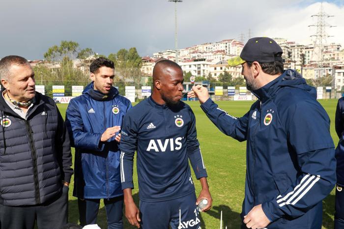 Fenerbahçede son dakika Tolga Ciğerci idmanda yer almadı