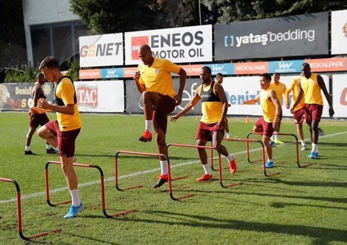 Galatasarayda yeni transfer Nzonzi ilk idmanına çıktı