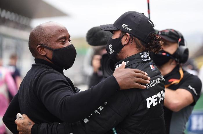 Lewis Hamiltondan Formula 1e veda sinyali