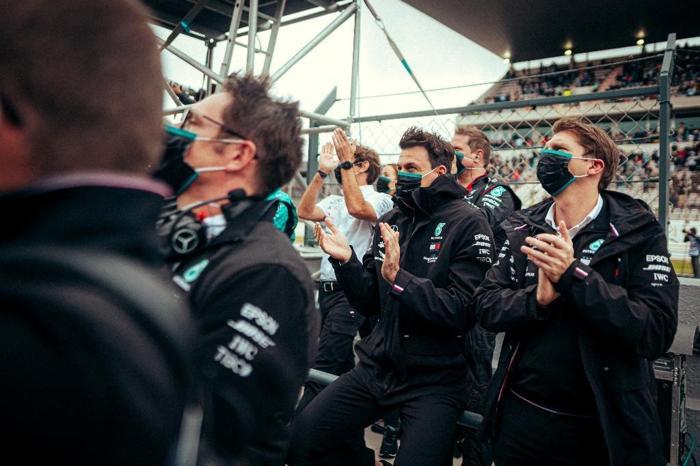 Lewis Hamiltondan Formula 1e veda sinyali