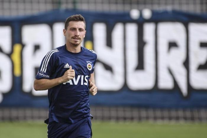 Fenerbahçede Mert Hakan gerçeği Galatasaraya gitmedi ama...