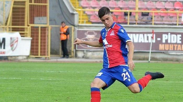 Sürpriz transfer Emre Belözoğlu veliahtını Fenerbahçeye getiriyor