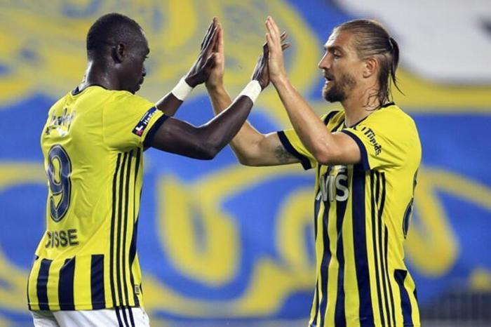 Fenerbahçede Mert Hakan gerçeği Galatasaraya gitmedi ama...