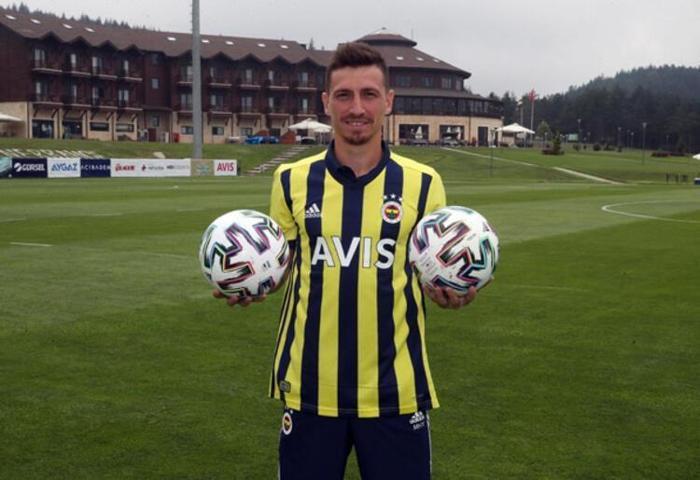 Fenerbahçede Mert Hakan gerçeği Galatasaraya gitmedi ama...
