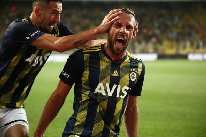 Vedat Muriç attı, Fenerbahçe taraftarı çıldırdı