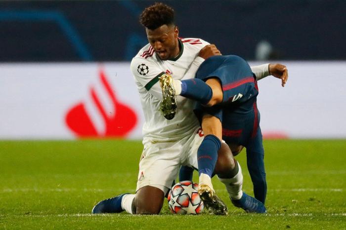 Luis Suarez hakeme yakalandı Lokomotiv Moskova - Atletico Madrid maçına damga vuran an